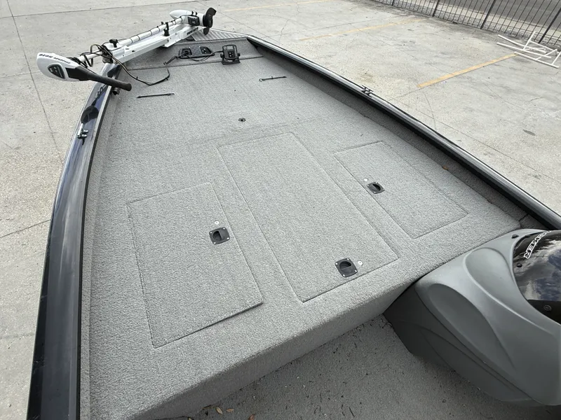 Slide: The Image of Tracker Pro Team 190 TX 2011 - 11