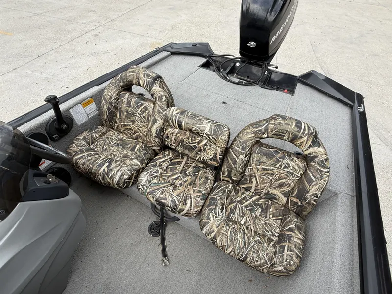 Slide: The Image of Tracker Pro Team 190 TX 2011 - 12