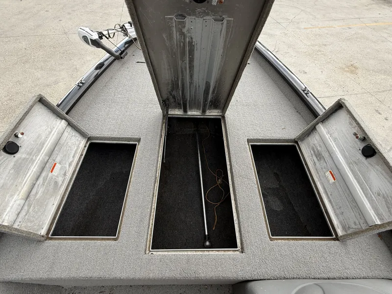 Slide: The Image of Tracker Pro Team 190 TX 2011 - 13