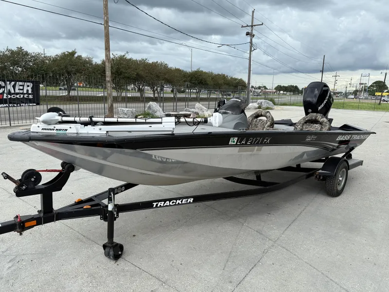 Slide: The Image of Tracker Pro Team 190 TX 2011 - 3