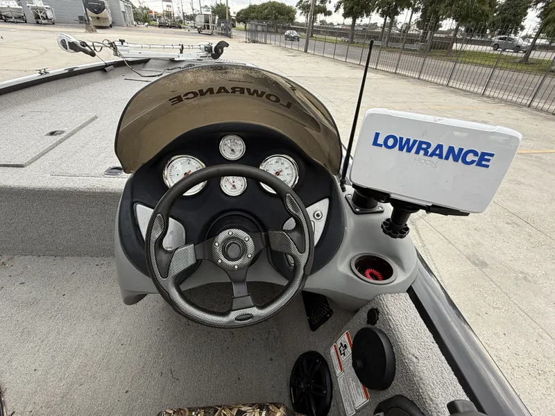 Slide: The Image of Tracker Pro Team 190 TX 2011 - 6