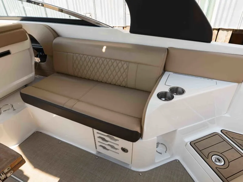 Slide: The Image of Sea Ray SLX 280 2019 - 12