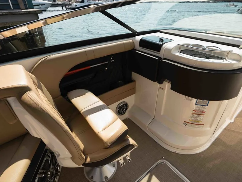 Slide: The Image of Sea Ray SLX 280 2019 - 13