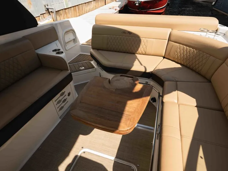 Slide: The Image of Sea Ray SLX 280 2019 - 21