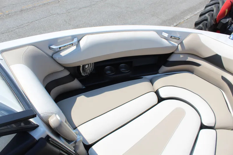 Slide: The Image of Malibu Wakesetter 23 LSV 2015 - 16