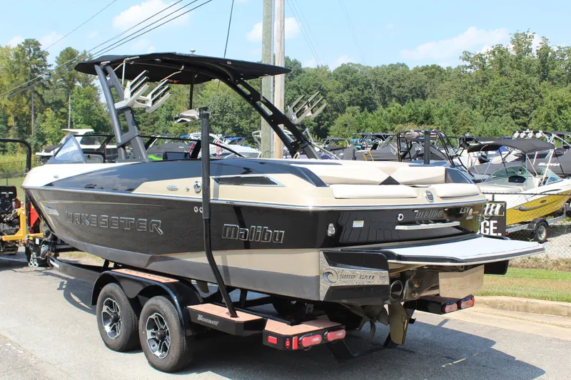 Slide: The Image of Malibu Wakesetter 23 LSV 2015 - 3