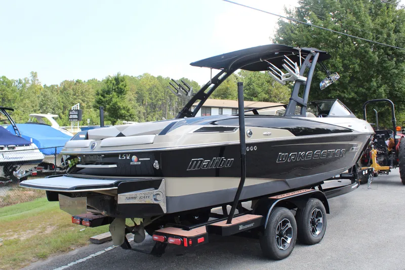 Slide: The Image of Malibu Wakesetter 23 LSV 2015 - 8