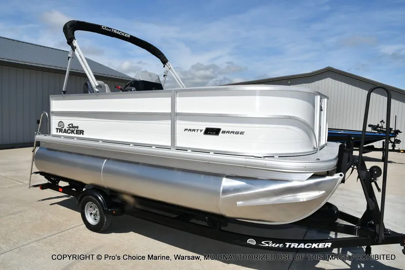 Slide: The Image of Sun Tracker Party Barge 16 2026 - 61