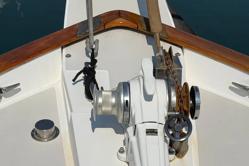 Slide: The Image of Bow of 1998 Kadey-Krogen 48' Northsea Widebody Pilothouse with anchor windlass and chain. - 44