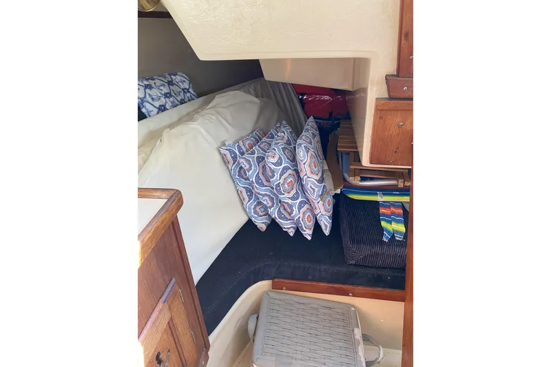 Slide: The Image of starboard quarter berth - 4