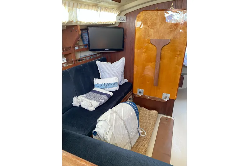 Slide: The Image of forward looking port - 6