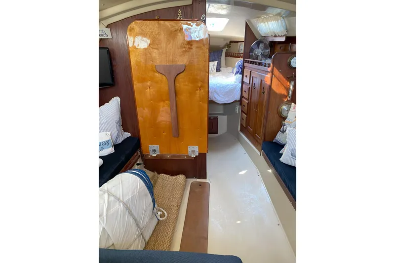 Slide: The Image of main salon forward - 7