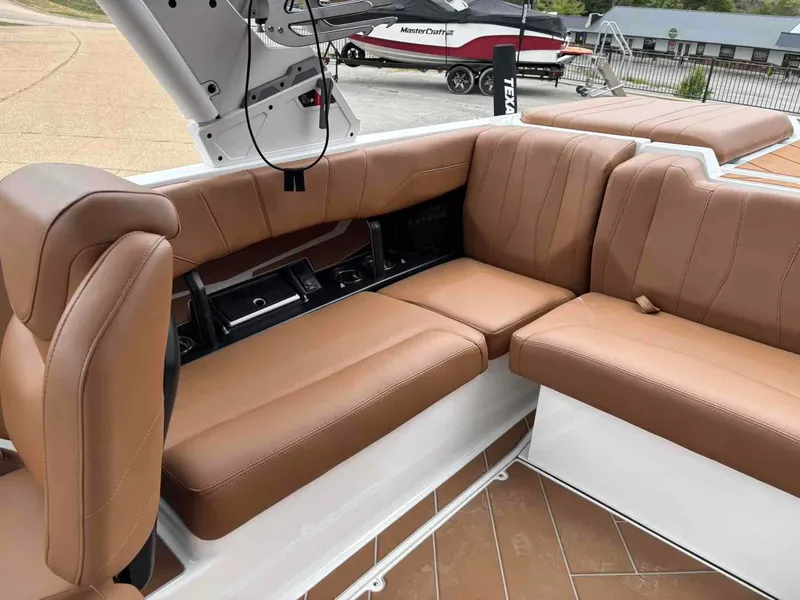 Slide: The Image of Malibu Wakesetter 22 LSV 2023 - 11