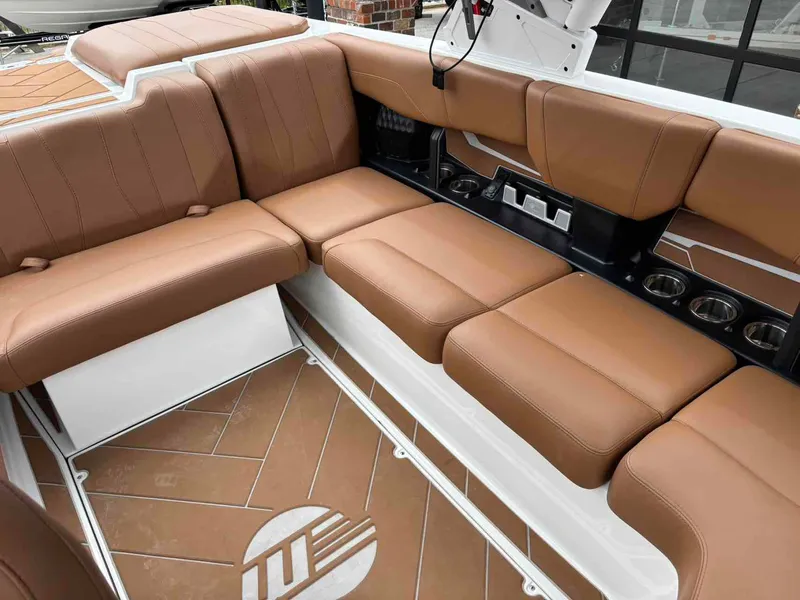 Slide: The Image of Malibu Wakesetter 22 LSV 2023 - 12