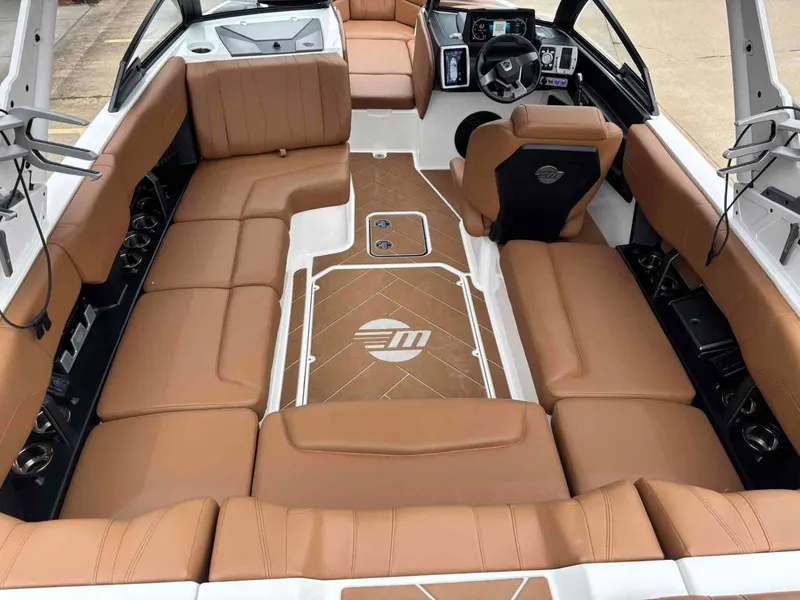 Slide: The Image of Malibu Wakesetter 22 LSV 2023 - 13