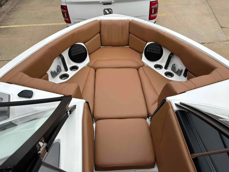 Slide: The Image of Malibu Wakesetter 22 LSV 2023 - 14