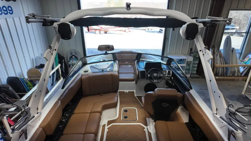 Slide: The Image of Malibu Wakesetter 22 LSV 2023 - 15