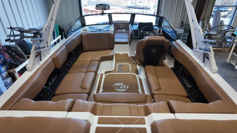 Slide: The Image of Malibu Wakesetter 22 LSV 2023 - 18