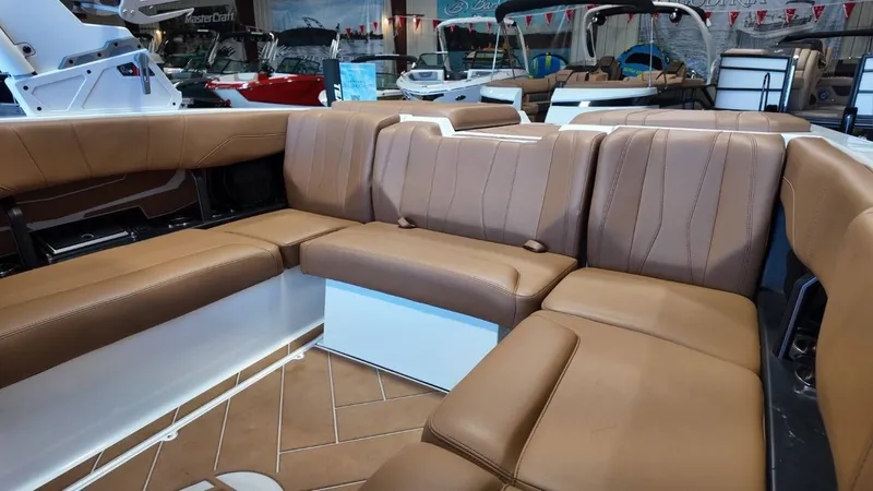 Slide: The Image of Malibu Wakesetter 22 LSV 2023 - 20