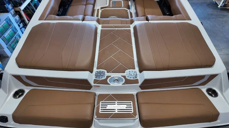 Slide: The Image of Malibu Wakesetter 22 LSV 2023 - 21