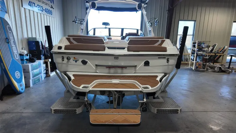 Slide: The Image of Malibu Wakesetter 22 LSV 2023 - 23