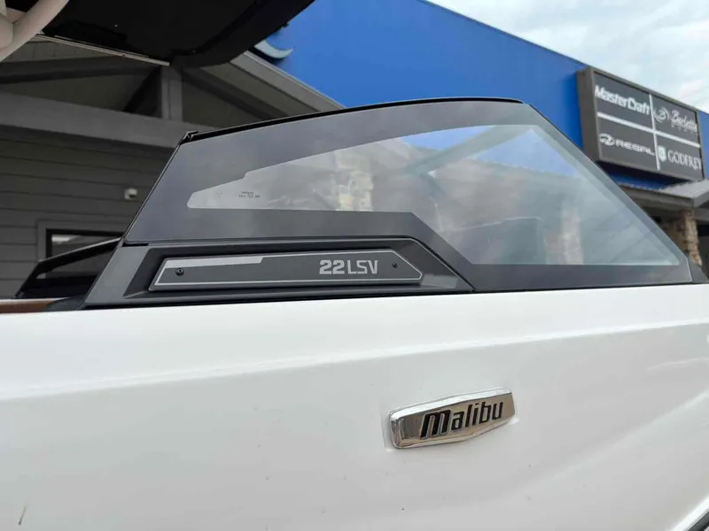 Slide: The Image of Malibu Wakesetter 22 LSV 2023 - 8