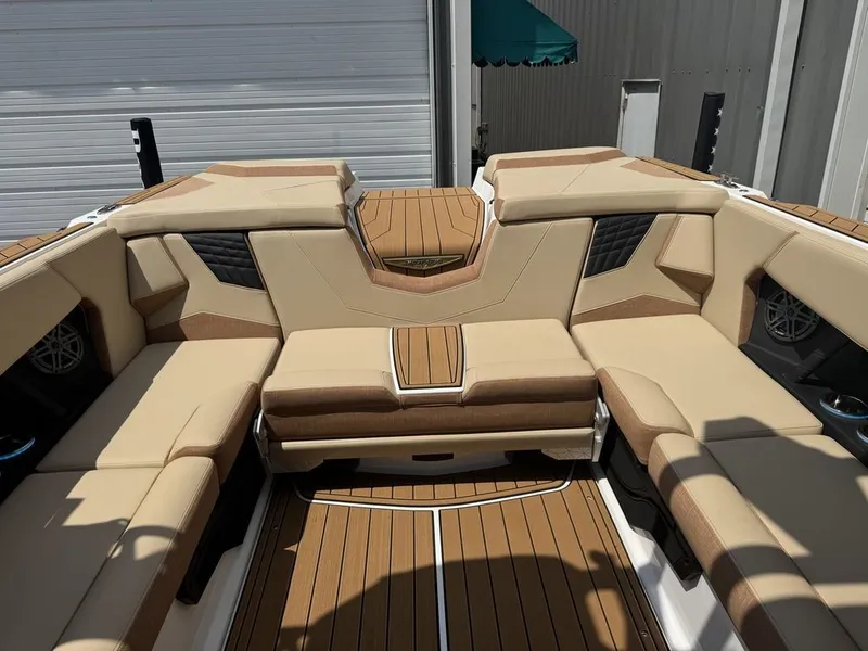 Slide: The Image of Nautique Super Air Nautique S25 2025 - 14