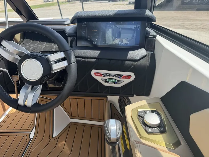 Slide: The Image of Nautique Super Air Nautique S25 2025 - 18