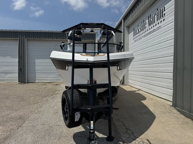 Slide: The Image of Nautique Super Air Nautique S25 2025 - 3