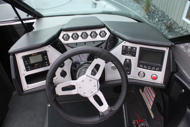 Slide: The Image of MasterCraft NXT22 2019 - 11