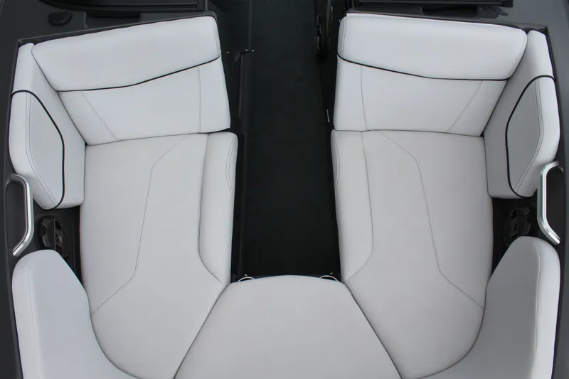 Slide: The Image of MasterCraft NXT22 2019 - 15