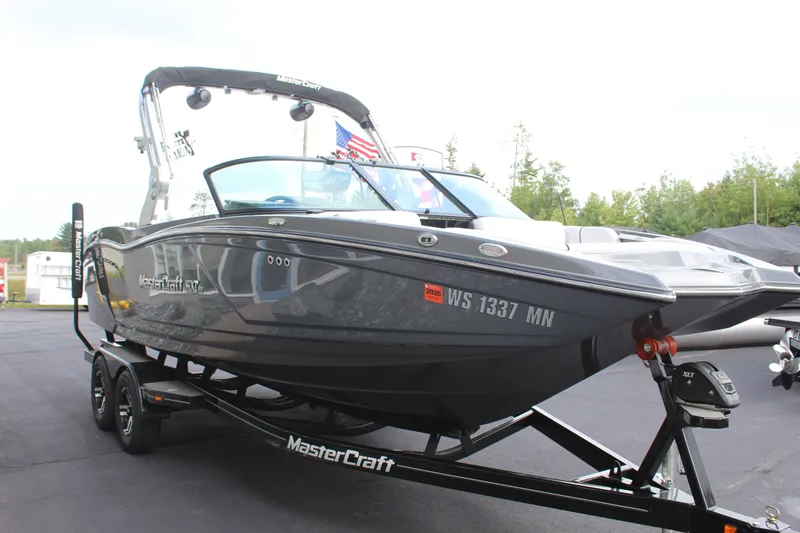 Slide: The Image of MasterCraft NXT22 2019 - 3