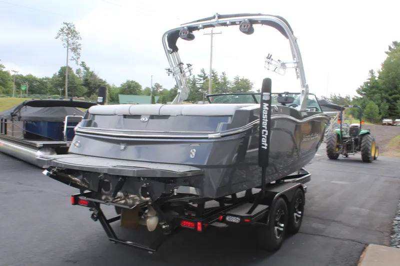 Slide: The Image of MasterCraft NXT22 2019 - 4