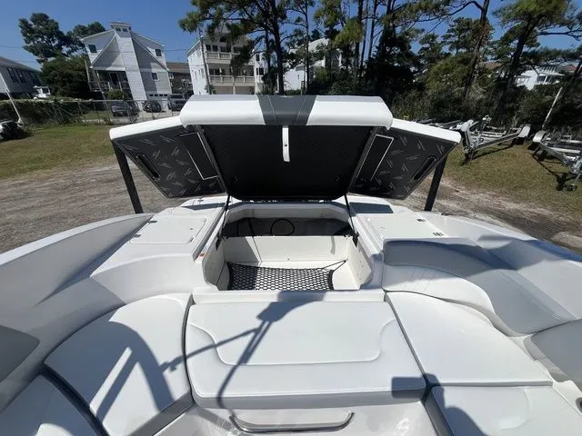 Slide: The Image of Chaparral 23 SSi OB 2026 - 12