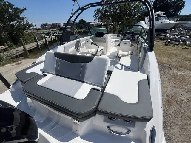 Slide: The Image of Chaparral 23 SSi OB 2026 - 13