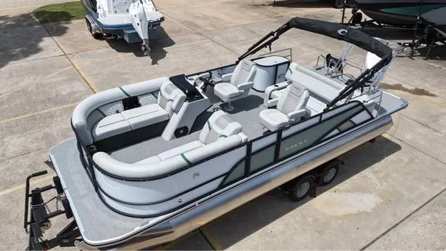 Slide: The Image of Crest Conquest 230 Tritoon 2026 - 7