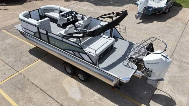 Slide: The Image of Crest Conquest 230 Tritoon 2026 - 8