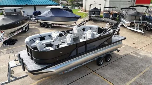 Slide: The Image of Crest Conquest 230 Tritoon 2026 - 10