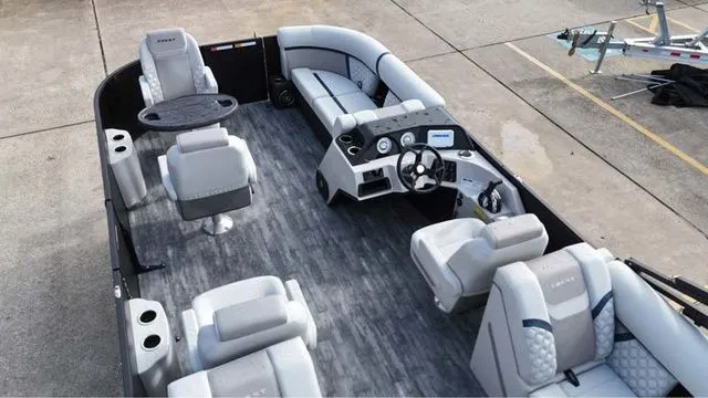 Slide: The Image of Crest Conquest 230 Tritoon 2026 - 3