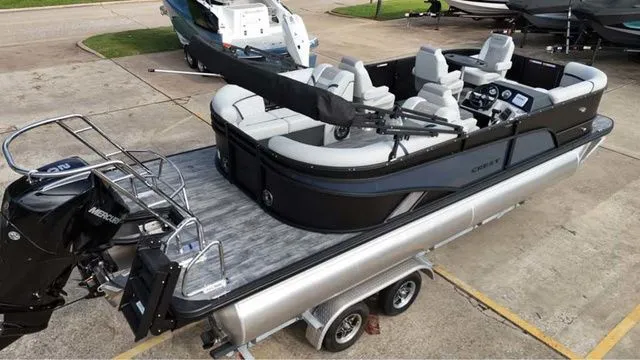 Slide: The Image of Crest Conquest 230 Tritoon 2026 - 5