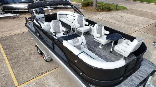 Slide: The Image of Crest Conquest 230 Tritoon 2026 - 6