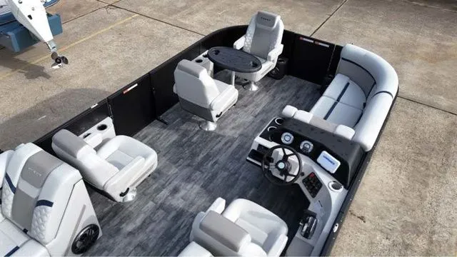 Slide: The Image of Crest Conquest 230 Tritoon 2026 - 8