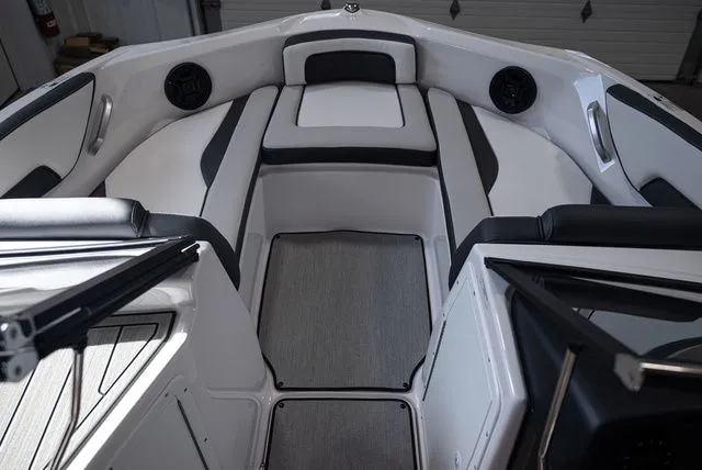 Slide: The Image of Yamaha SX195 2026 - 11