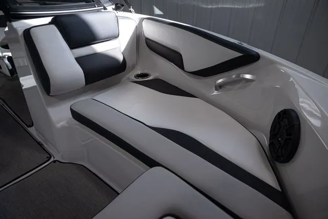 Slide: The Image of Yamaha SX195 2026 - 13