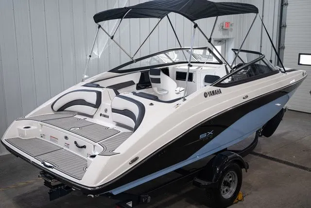 Slide: The Image of Yamaha SX195 2026 - 3