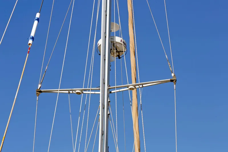 Slide: The Image of Mast and rigging of 2012 Hylas 49CC sailboat against clear blue sky. - 15