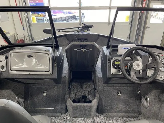 Slide: The Image of Tracker Pro Guide V-175 WT 2026 - 15