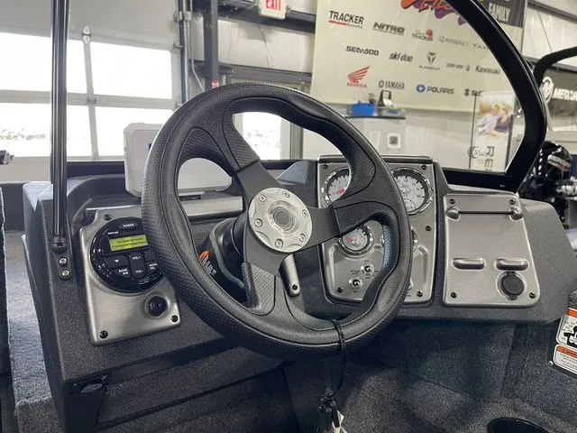 Slide: The Image of Tracker Pro Guide V-175 WT 2026 - 19