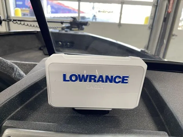 Slide: The Image of Tracker Pro Guide V-175 WT 2026 - 21