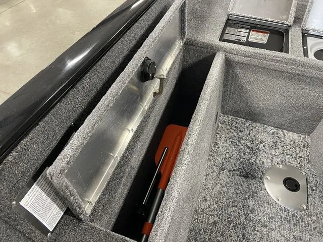 Slide: The Image of Tracker Pro Guide V-175 WT 2026 - 27